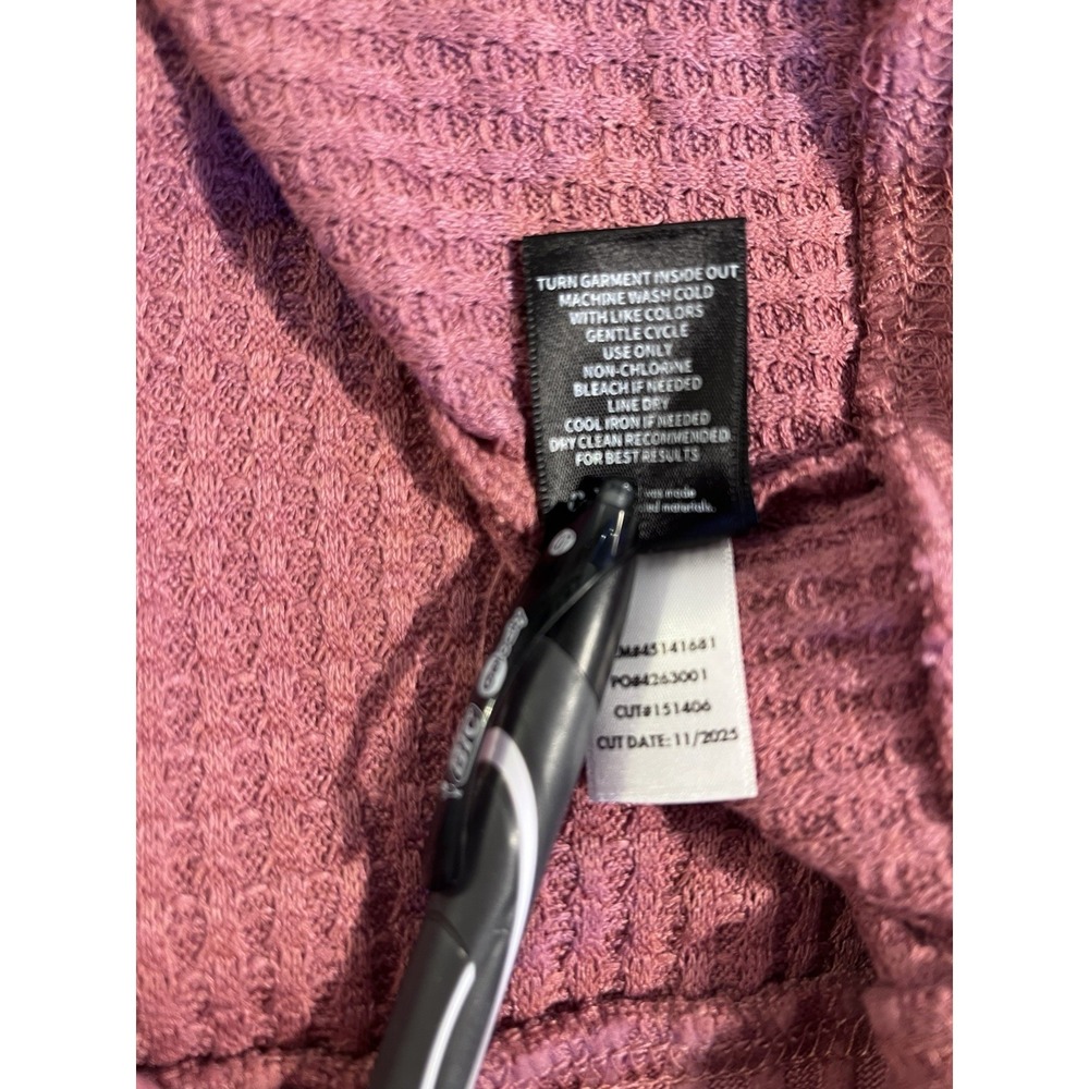 Torrid Off Shoulder Waffle Knit Sweatshirt Pink Size 0  12 Plus Soft Cozy NWT - Picture 8 of 11